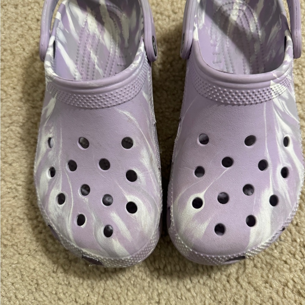 CROCS Lavender and Cream Swirl Clogs - Picture 2 of 3